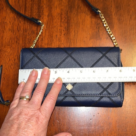 Crown & Ivy crossbody clutch wallet removable strap and 10 cardholders - Picture 6 of 12